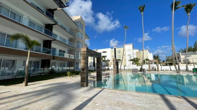 Los Corales 1 bd sale sea view