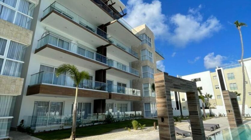 Los Corales 1 bd sale sea view