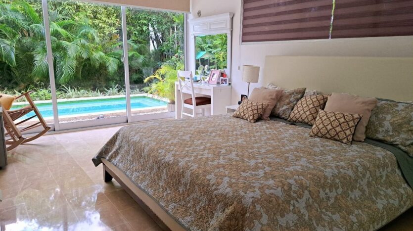 Вилла на 4 спальни в Punta Cana Village (продажа)