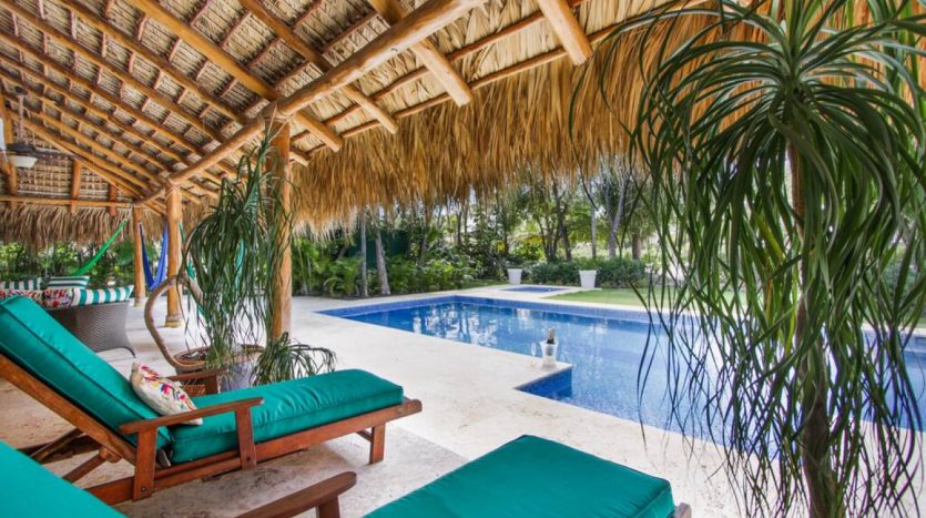 Вилла в Punta Cana Resort: 4 спальни, бассейн, гольфкар, рядом пляж (аренда)