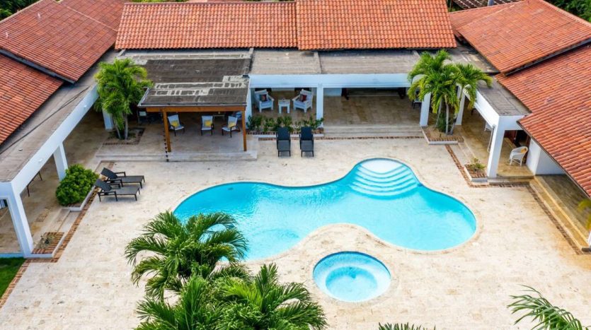 Вилла в Casa de Campo: 6 спален, бассейн, рядом пляж (аренда)