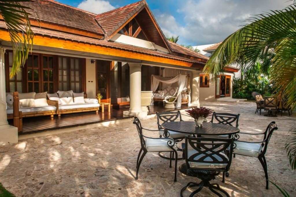 Вилла в Cocotal Golf Club (Доминикана): 4 спальни, бассейн (аренда)