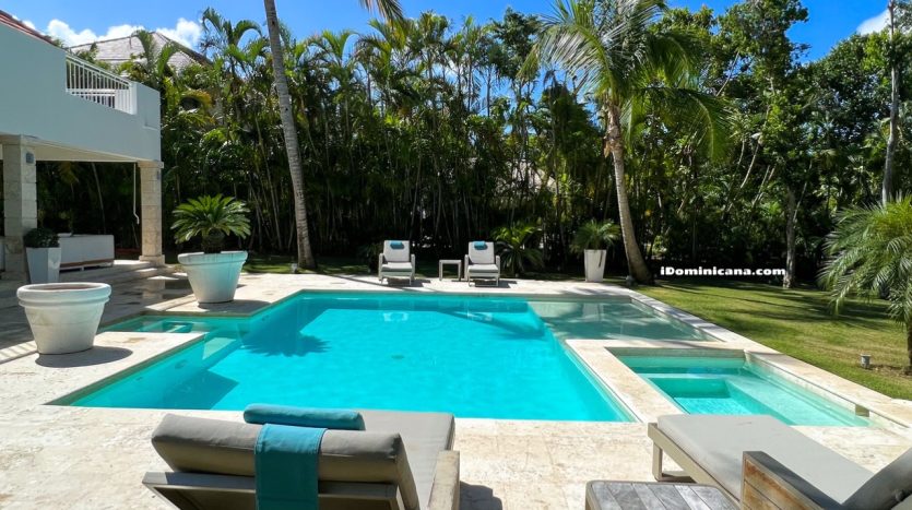 Стильная вилла (аренда): 4 спальни, Punta Cana Resort, 10 мин пешком от пляжа
