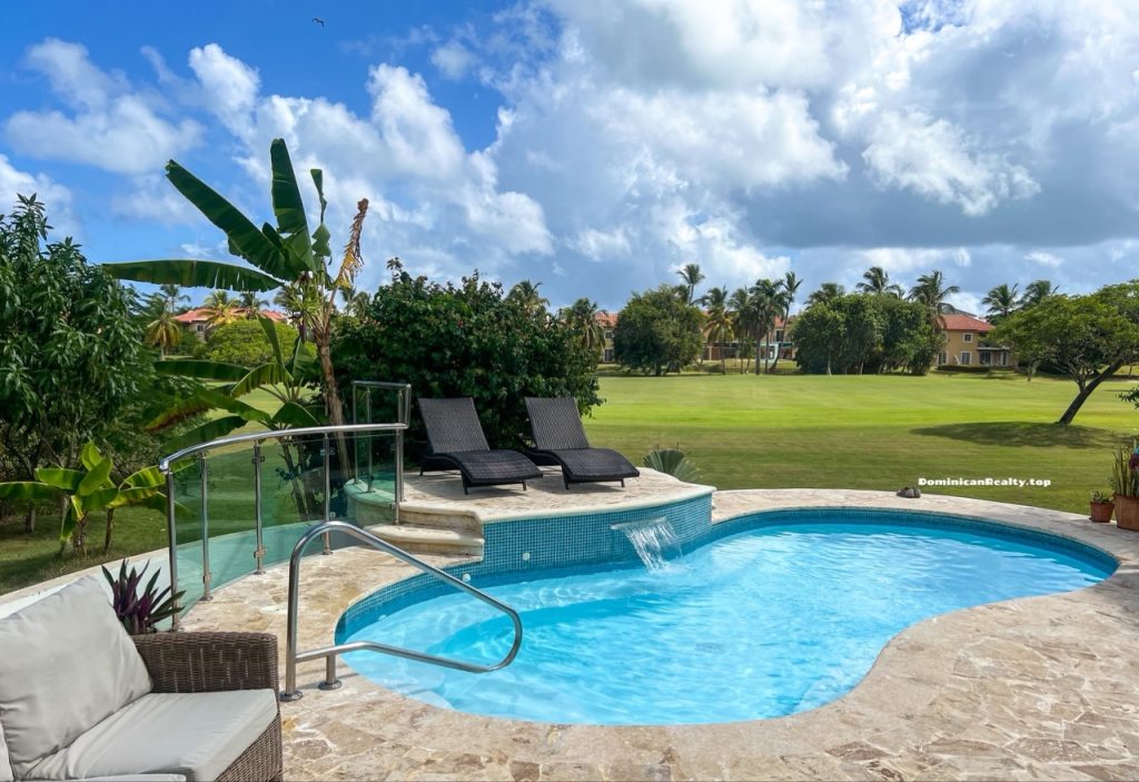 Cocotal Golf Club: villa for sale (Dominican Republic)