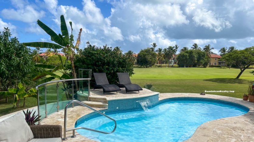 Cocotal Golf Club: villa for sale (Dominican Republic)