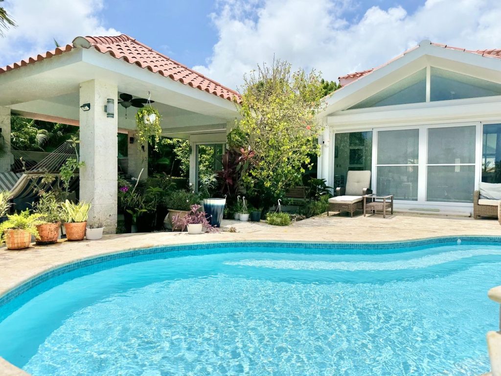 Cocotal Golf Club: villa for sale (Dominican Republic)