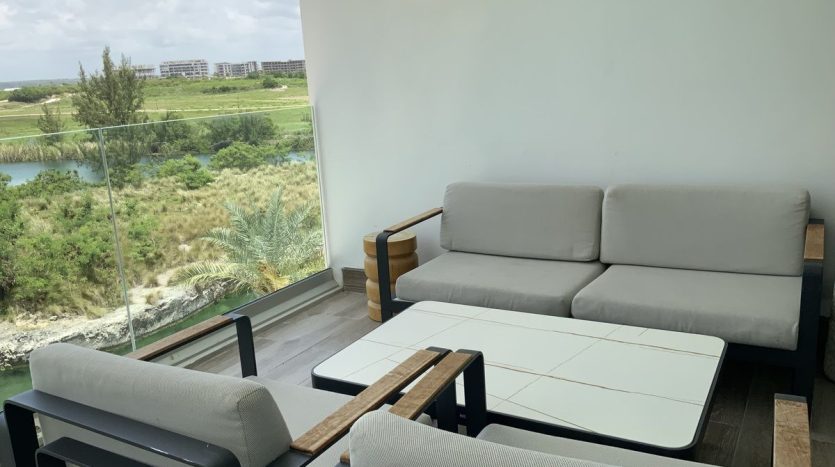 iL Lago Cap Cana: 2 BD apartment near the beach - for sale