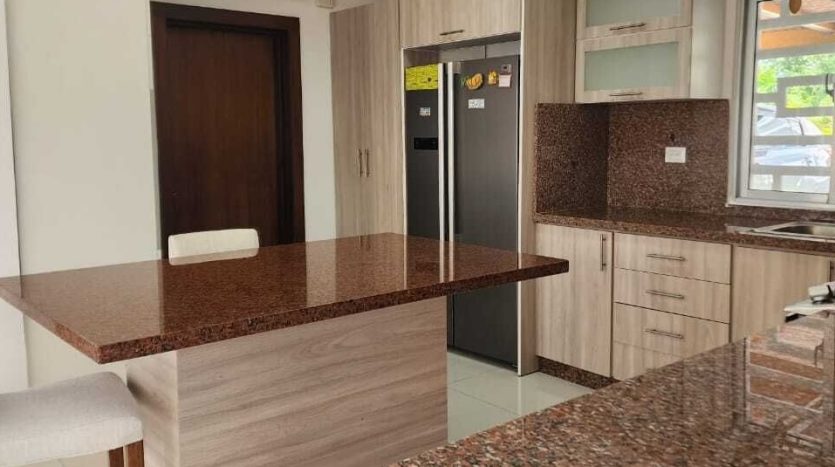 Продается уютный дом в Доминикане: 4 спальни, Пунта-Кана - купить