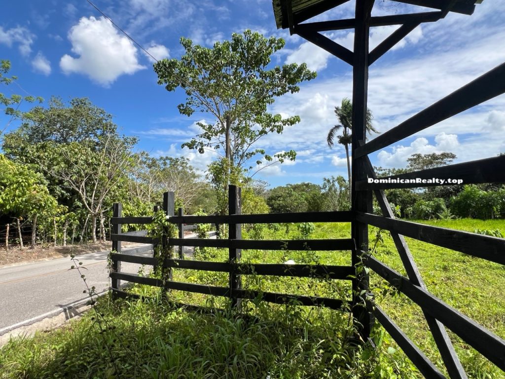 Земля в Доминикане: дорога, электричество, туристический район - купить