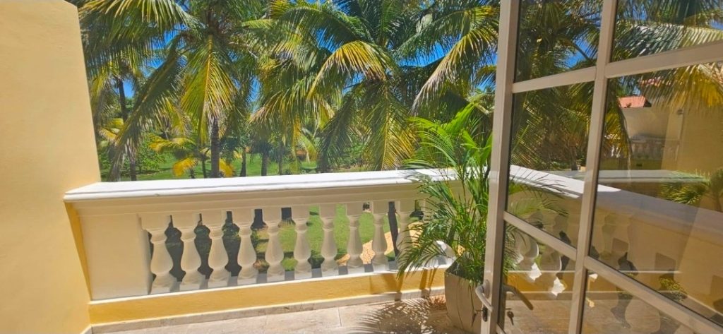 Дом на 2 спальни в Доминикане (таунхаус в Cocotal golf club) - купить