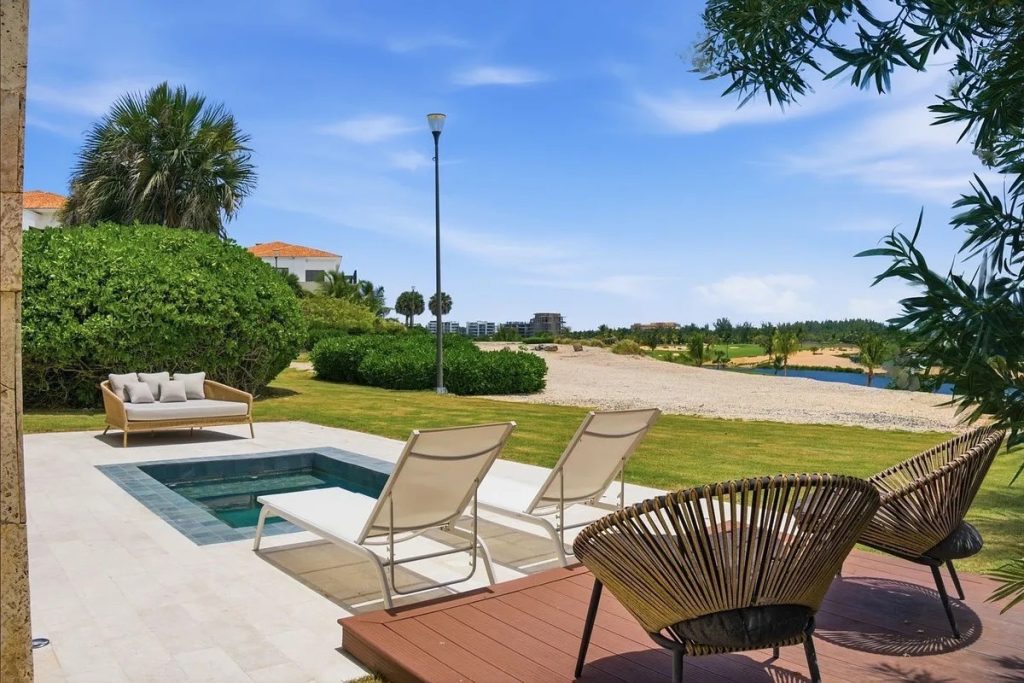 Golden Bear lodge (Cap Cana): 3 BD apartment for sale