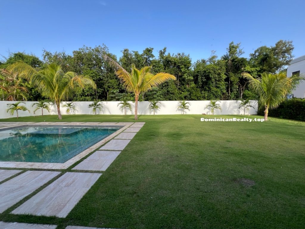 Доминикана: вилла на 4+ спальни, Punta Cana Village - купить