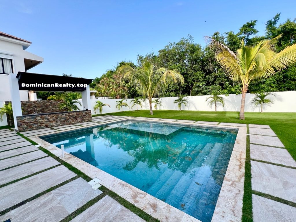 Доминикана: вилла на 4+ спальни, Punta Cana Village - купить