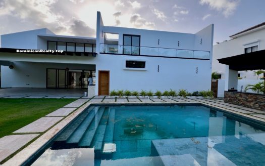 Доминикана: вилла на 4 спальни, Punta Cana Village - купить