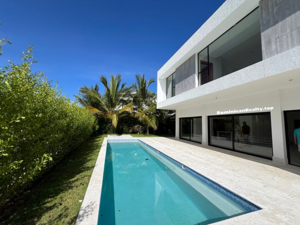 Punta Cana Village West - 4 bedroom villa for sale
