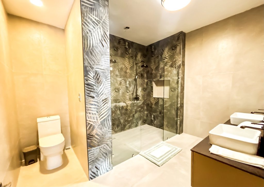 Cap Cana: Azzure apartment for sale