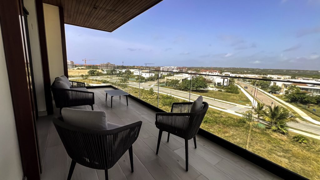 Cap Cana: Azzure apartment for sale