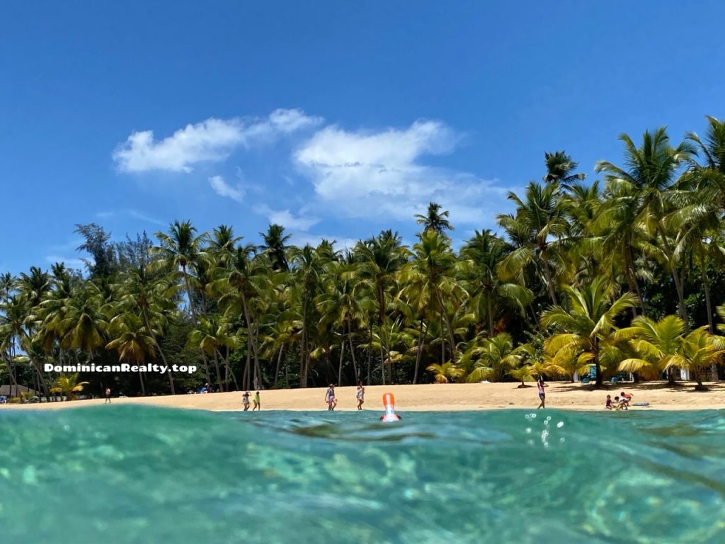 Las Ballenas beach
